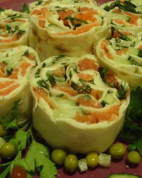 Лаваш с красной рыбой и плавленым сыром