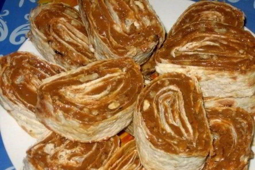 Рецепт орехового десерта в лаваше