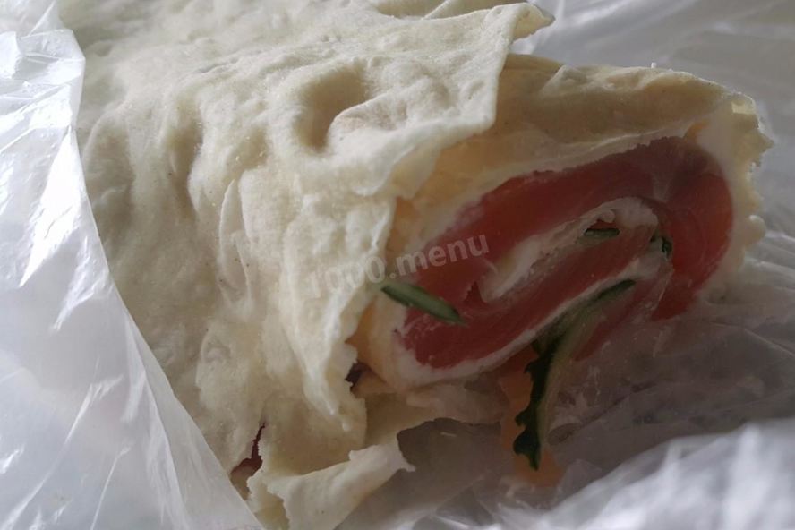 Рецепт рулета с рыбой в лаваше