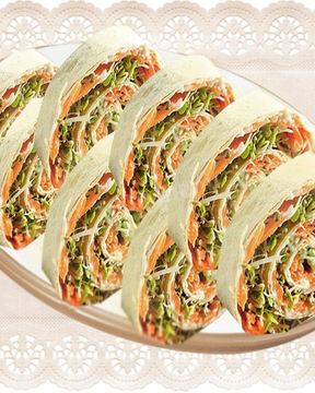 Рулеты из лаваша с крабовыми палочками и корейской морковью