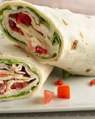 Рулеты из лаваша с помидорами и горбушей