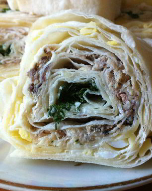 Рыбный рулет из лаваша