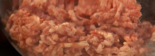 кефта из баранины на лепешке с кунжутом. Шаг 2