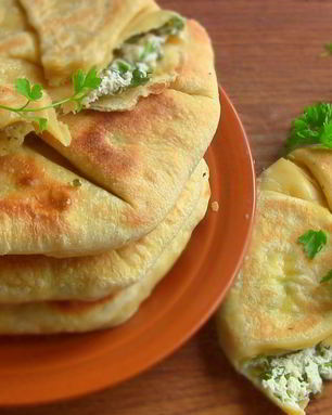 Лепешки к шашлыку с зеленью и творогом