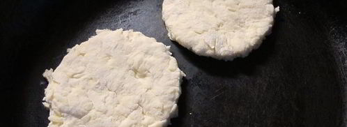 лепешки тминные с копченной скумбрией. Шаг 2