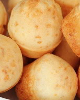 Безглютеновые маффины Пау ди кейжу с кусочками сыра