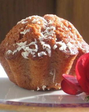 Маффины из белого шоколада и клубники