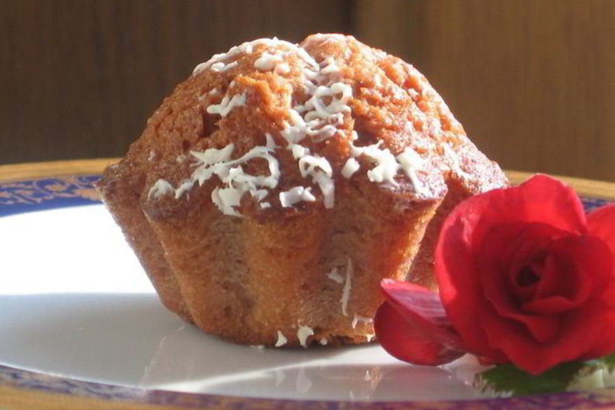 Рецепт маффинов из белого шоколада и клубники