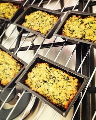 Маффины из шпината с пармезаном