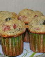 Маффины с колбасой и сыром