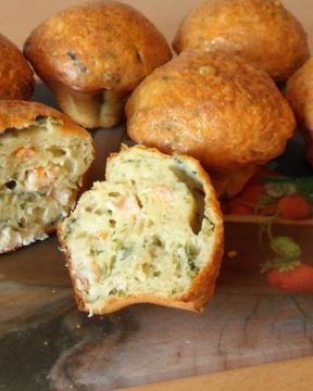 Маффины с креветками и шпинатом