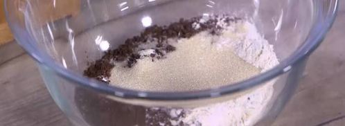 ореховые маффины с шоколадной начинкой. Шаг 4