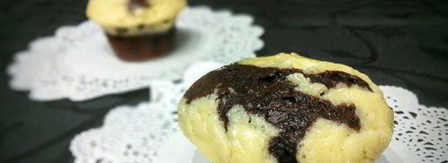 шоколадные маффины под сливочной шапочкой. Шаг 10