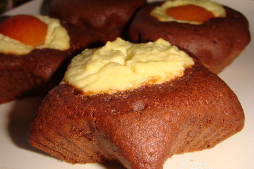 Рецепт шоколадных маффинов с творожной начинкой