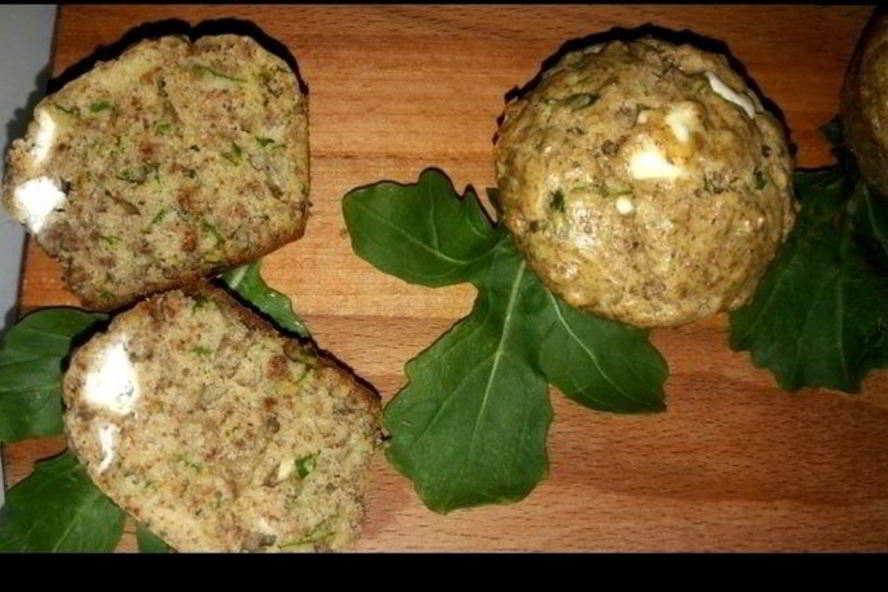Рецепт закусочных маффинов с руколой и фетой