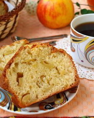 Манник на кефире с яблоками