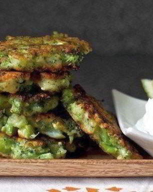 Диетические оладьи с брокколи и сыром