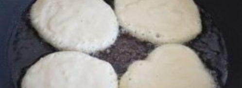 дрожжевые оладьи на кислом молоке. Шаг 3