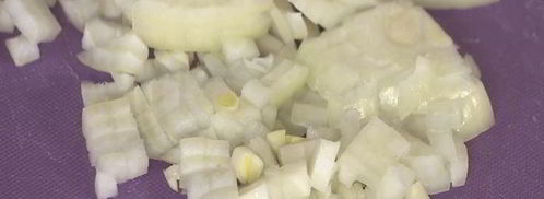 кукурузные оладушки с запеченными помидорами и ветчиной. Шаг 2