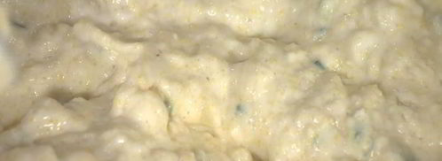 кукурузные оладушки с запеченными помидорами и ветчиной. Шаг 4