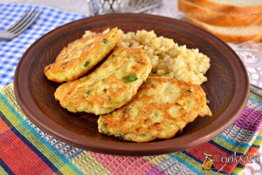 Рецепт куриных оладий с кабачком