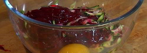 оладьи из цукини, свеклы и феты. Шаг 3