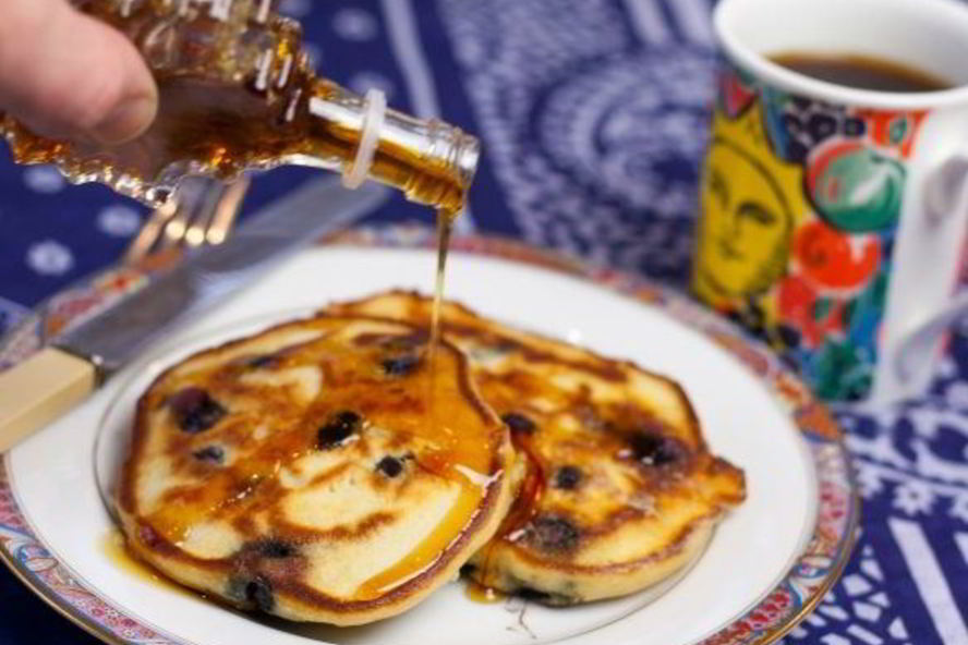 Рецепт оладий с черникой