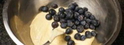 оладьи с черникой. Шаг 3