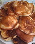 Пышные сладкие оладьи с яблоками