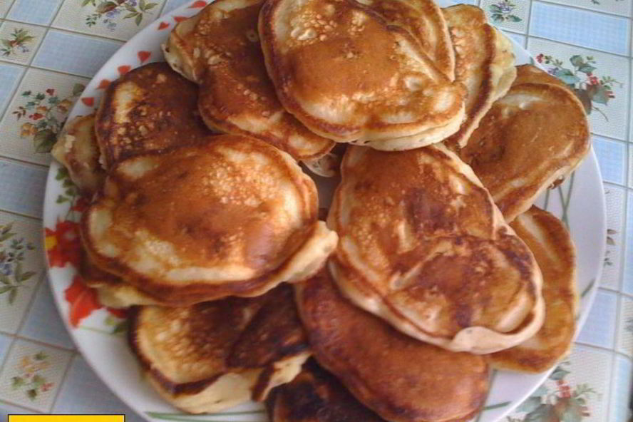 Рецепт пышных сладких оладий с яблоками