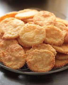 Простое сырное печенье в духовке