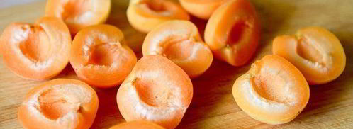 йогуртовый пирог с абрикосами и яблоками. Шаг 3