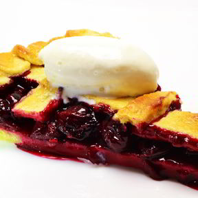 Пироги с вишней