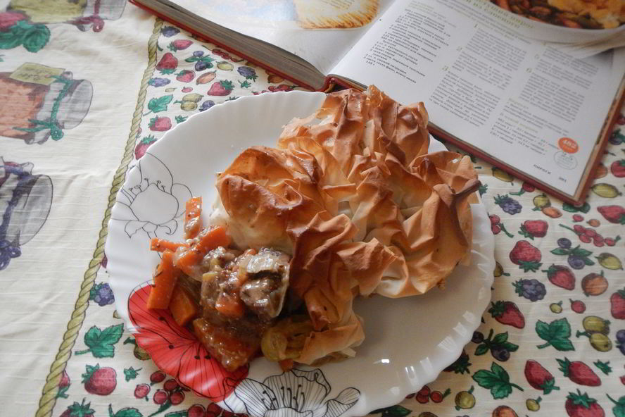 Рецепт пастушьего пирога с корочкой из слоеного теста