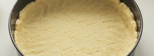 пирог со сливами и миндальным кремом. Шаг 2