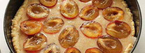 пирог со сливами и миндальным кремом. Шаг 4