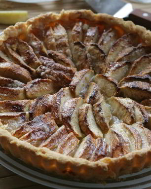 Яблочный пирог с корицей