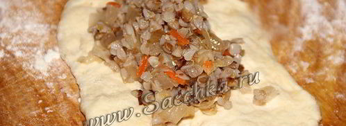 гоголевские жареные пирожки с квашеной капустой и гречкой. Шаг 10