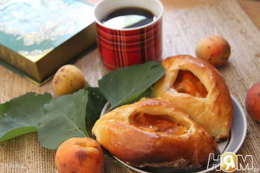 Рецепт открытых пирожков с абрикосами