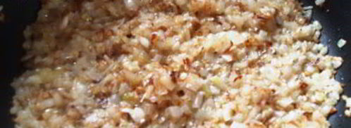 печеные пирожки с жареной капустой и яйцом. Шаг 18