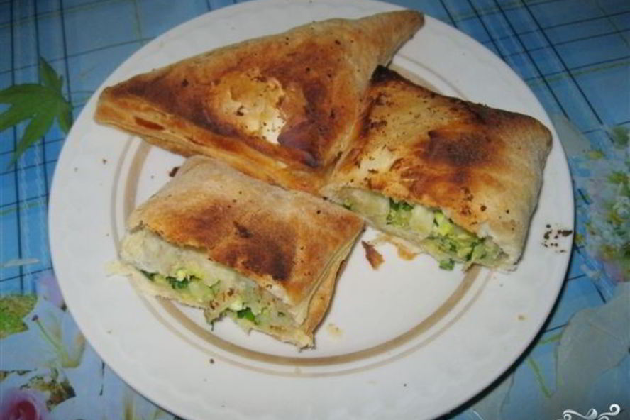 Рецепт пирожков из слоеного теста без дрожжей