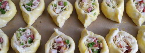 пирожки погача с колбасой и сыром. Шаг 5