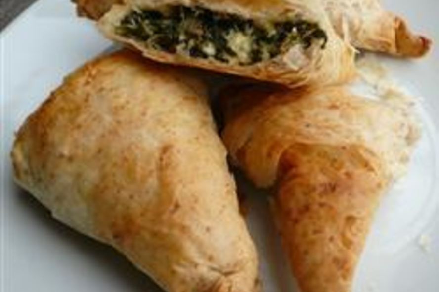 Рецепт слоеных пирожков с тунцом, рисом и шпинатом