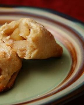 Яблочные пирожки с бренди