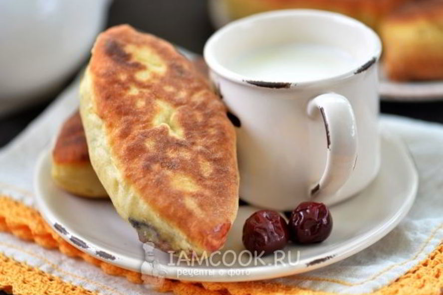 Рецепт жареных пирожков с вишней
