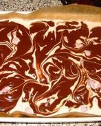 Брауни с крим-чизом и малиной