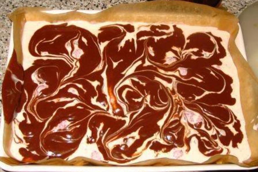 Рецепт брауни с крим-чизом и малиной