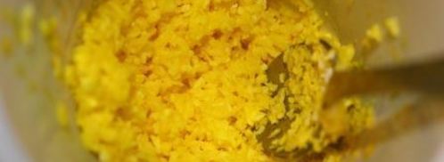 нежное песочное пирожное с вишней и фундуком. Шаг 10