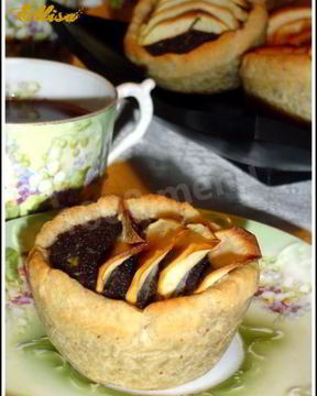 Пирожное с маково-яблочной начинкой