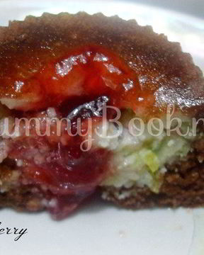 Пирожное шоколадное с кокосово-творожной начинкой